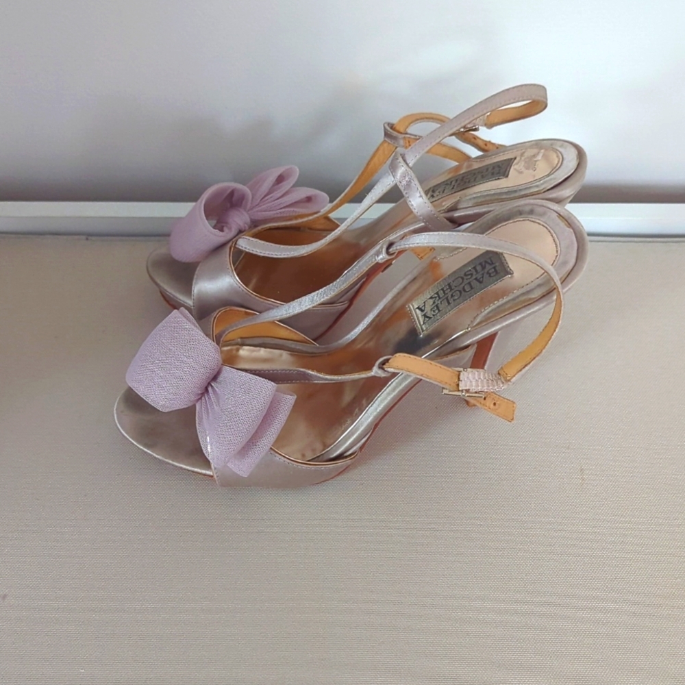 Badgley Mischka Champagne Color Heels with Bow Size 7.5 - Picture 4 of 5